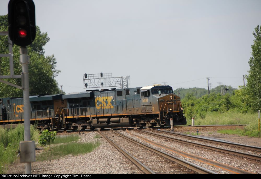 CSX 5491 on M326